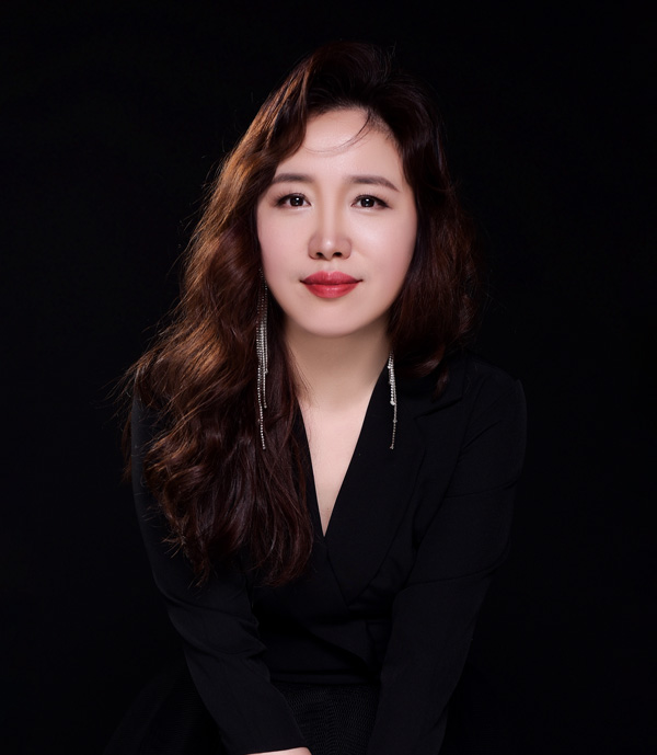 Amanda Marr<br>CEO